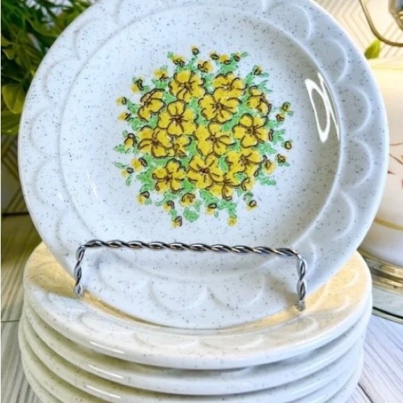 HOMER Laughlin Sandstone Speckled Yellow Floral Sided Dinner Plate Set 4 Grenada - Picture 1 of 4